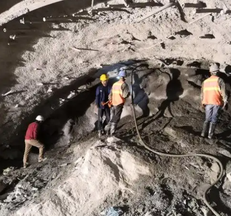 歙县拱顶带模注浆料的施工流程及注意事项